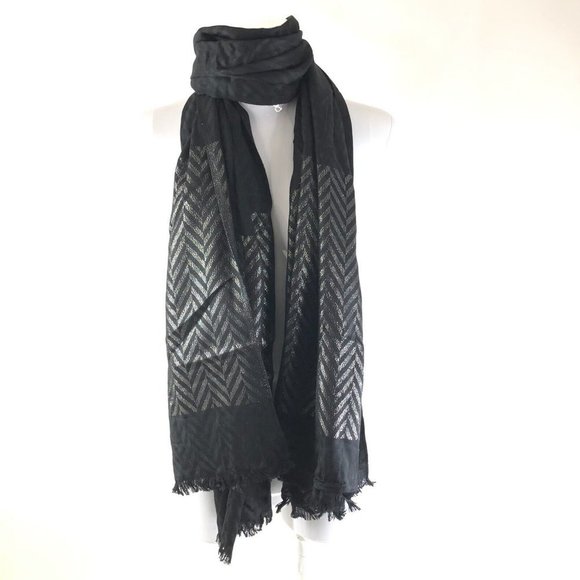 Womens Scarf Wrap Chevron Striped Fringe Black Silver Rectangle 70x28 - Picture 1 of 3